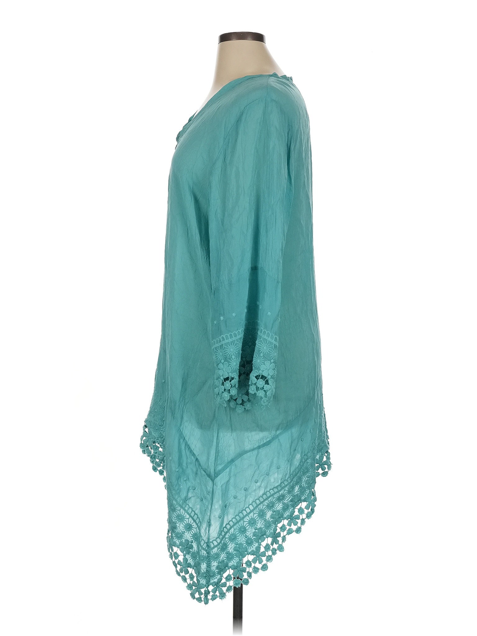 4 size - XL (Estimated)
