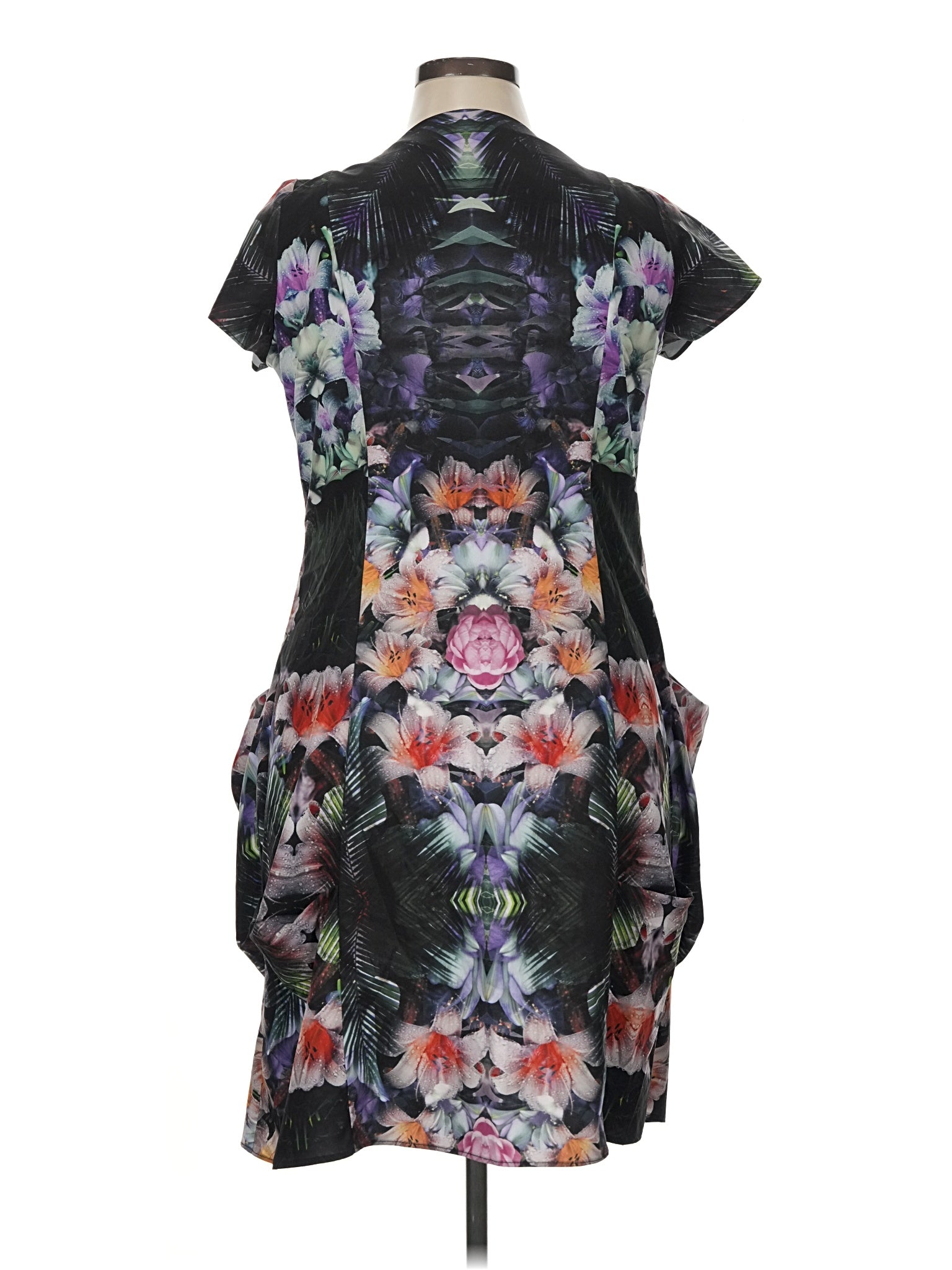 2 size - 14 W (XS) W