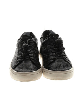 Sneakers shoe size - 6