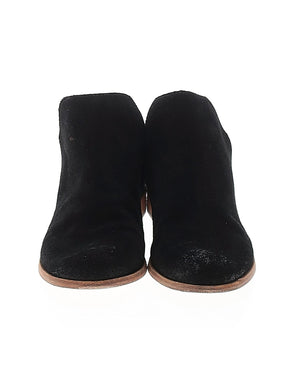 2 shoe size - 9 1/2