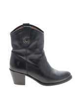 1 shoe size - 6