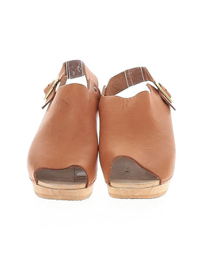 2 shoe size - 38 (EU)