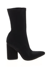 1 shoe size - 8