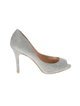 1 shoe size - 8
