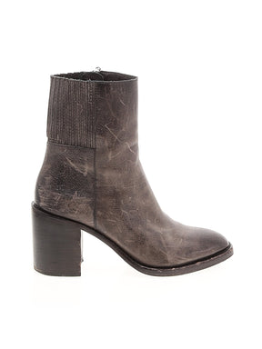 1 shoe size - 7