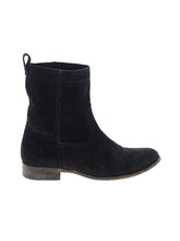 1 shoe size - 7 1/2