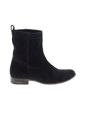 1 shoe size - 7 1/2