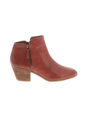 1 shoe size - 9