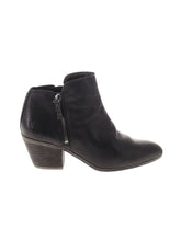 1 shoe size - 8 1/2