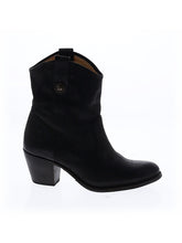 1 shoe size - 6