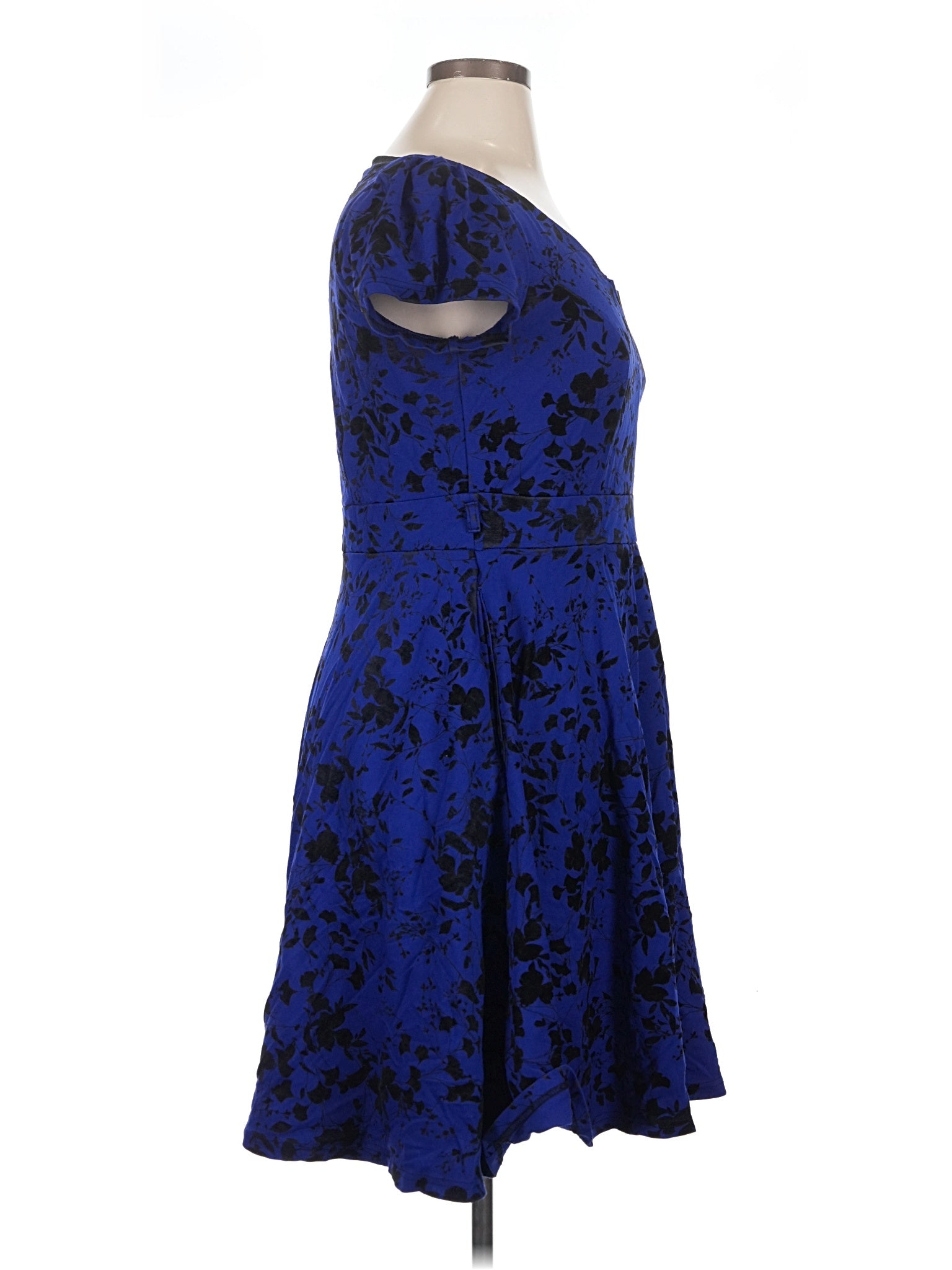 3 size - 14 W (XS) W