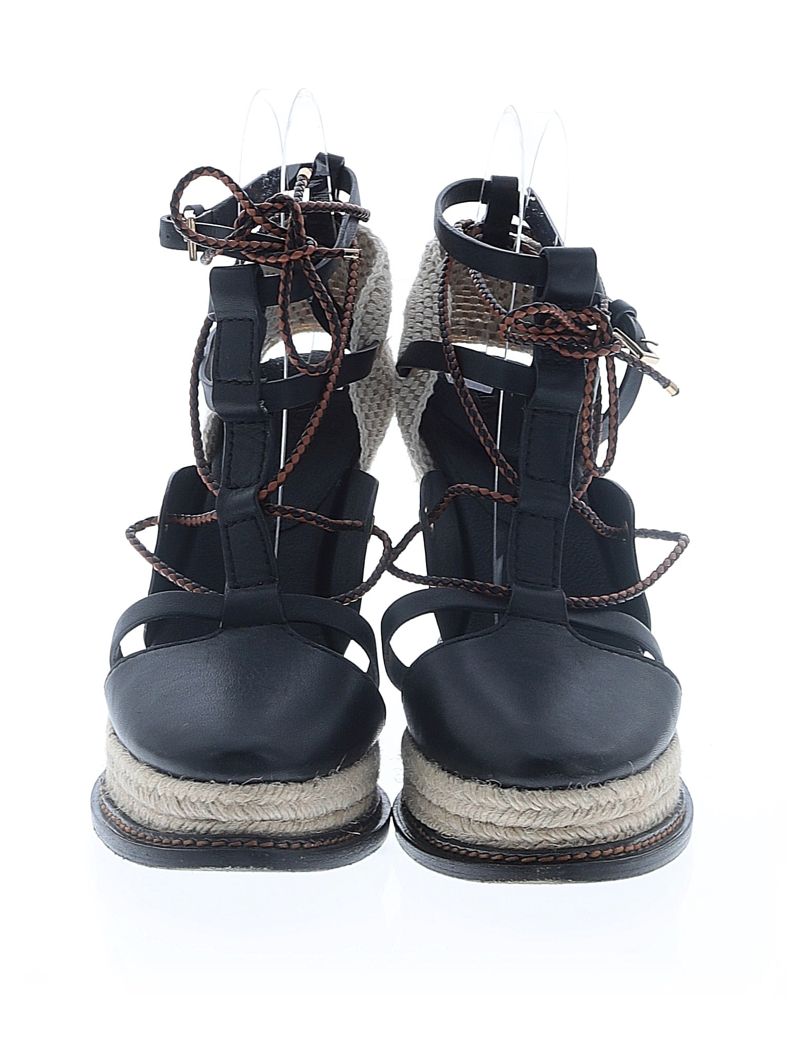 2 shoe size - 38 (EU)