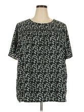 1 size - 22 - 24 W