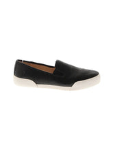 1 shoe size - 8