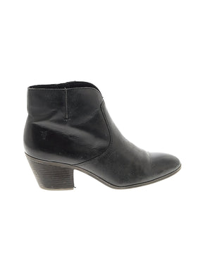 1 shoe size - 9