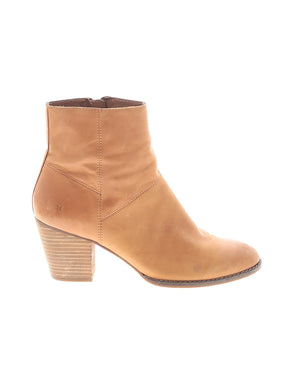 1 shoe size - 10