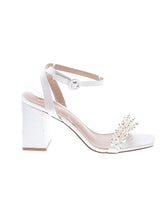 1 shoe size - 9