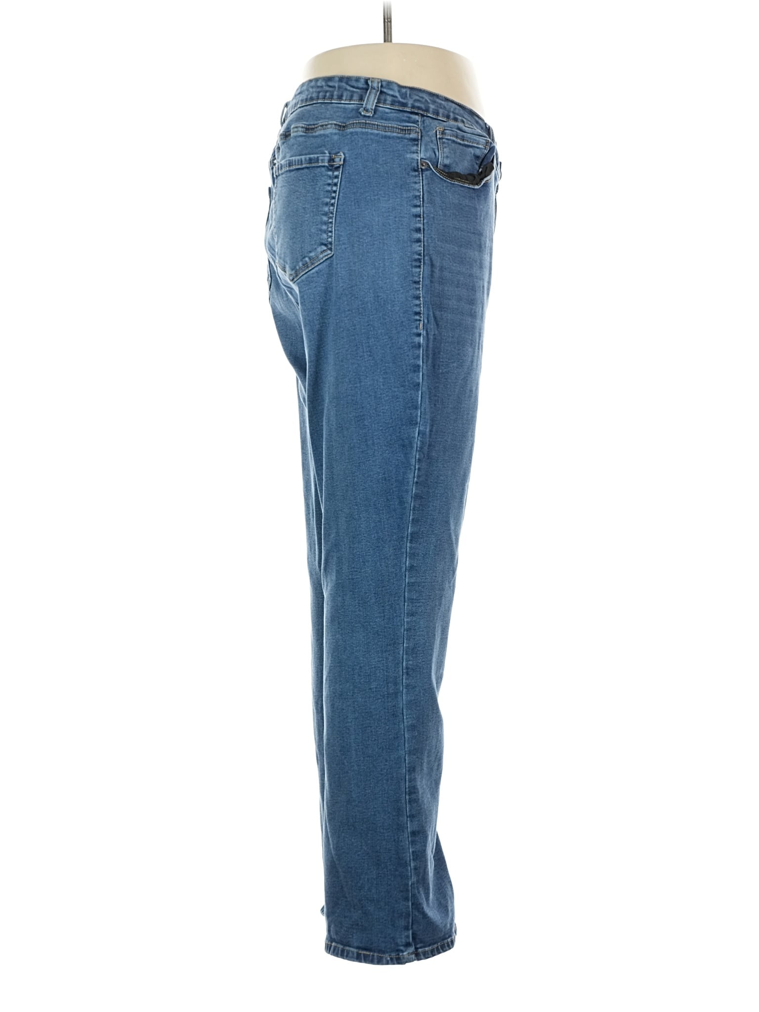 3 size - 22 W