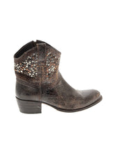 1 shoe size - 8