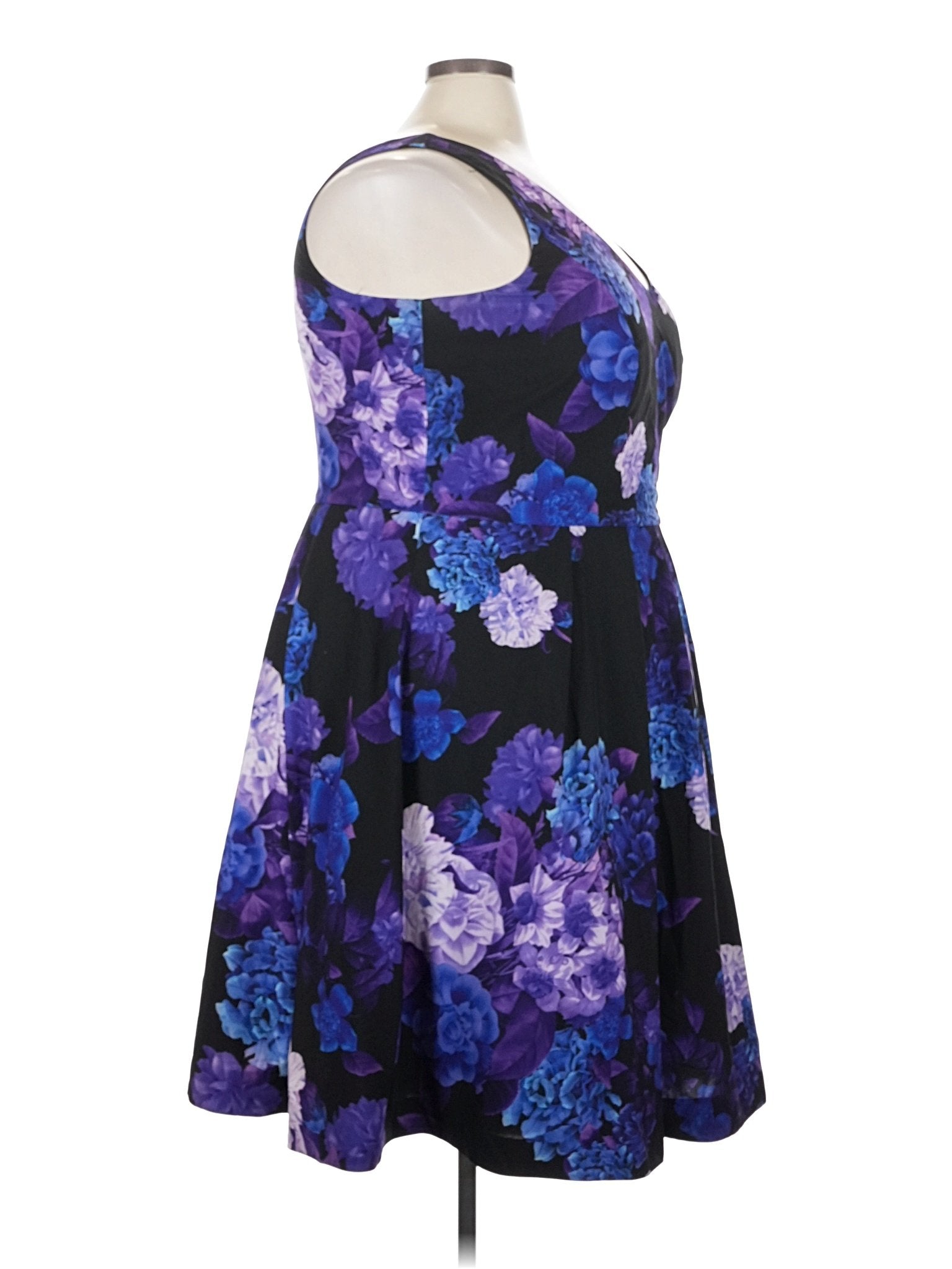 3 size - 22 W (XL) W