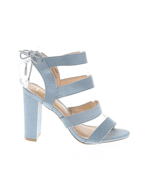 1 shoe size - 7