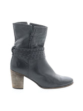 1 shoe size - 10