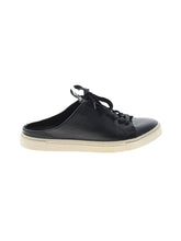1 shoe size - 8
