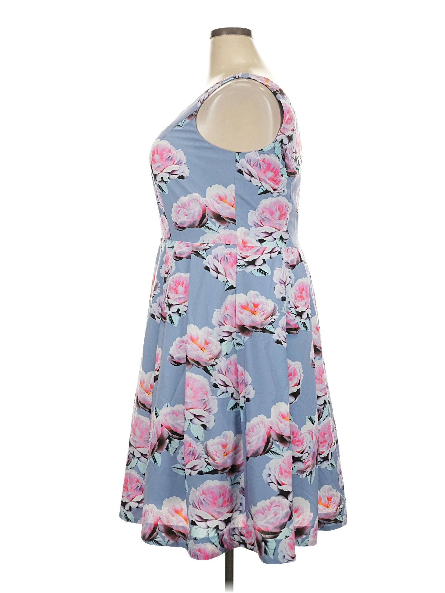 4 size - 18 W (M) W