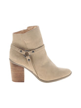 1 shoe size - 8 1/2