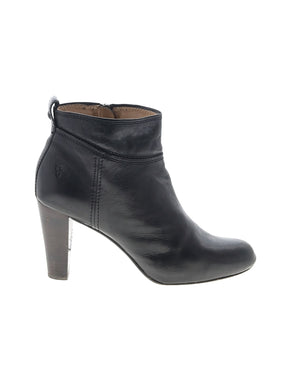 1 shoe size - 10