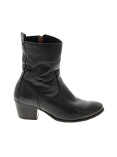 1 shoe size - 7 1/2