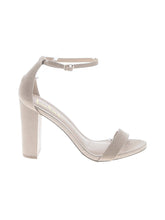 1 shoe size - 9