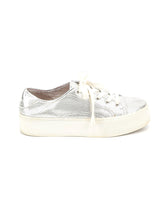 1 shoe size - 8