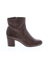 1 shoe size - 7 1/2