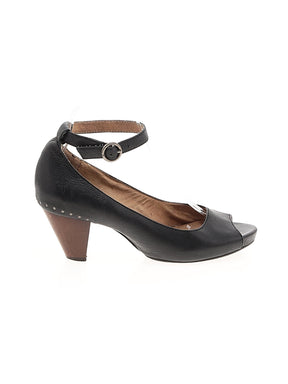 1 shoe size - 7 1/2