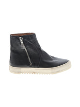 1 shoe size - 9