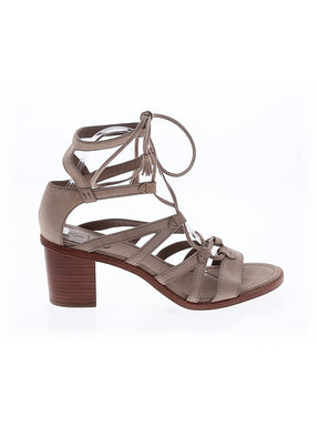 1 shoe size - 9