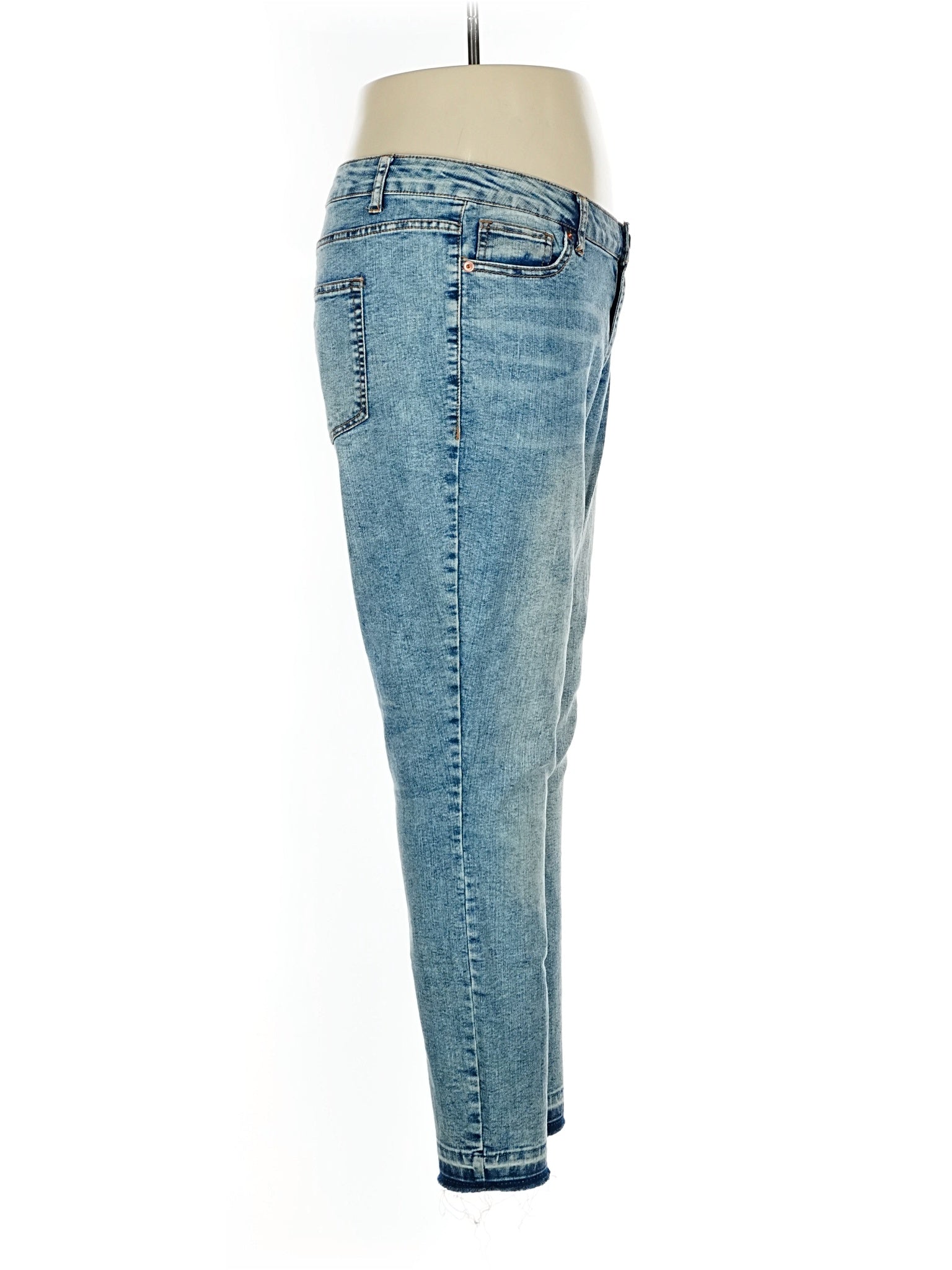 3 size - 16 W