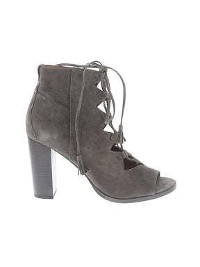 1 shoe size - 9